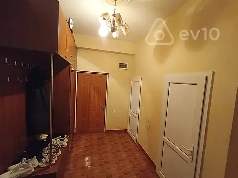 Kirayə verilir 3 otaqlı yeni tikili 110 m²