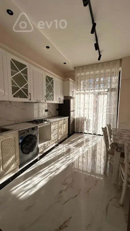 Kirayə verilir 2 otaqlı yeni tikili 70 m²