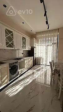 Kirayə verilir 2 otaqlı yeni tikili 70 m²