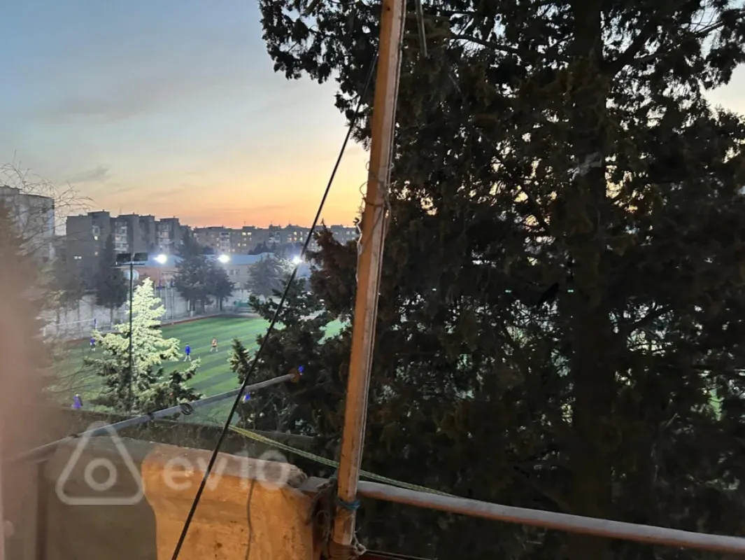 Satılır 2 otaqlı köhnə tikili 60 m²