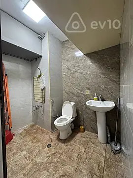 Kirayə verilir 3 otaqlı köhnə tikili 56 m²