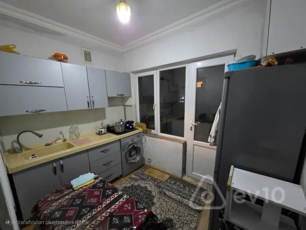 Satılır 4 otaqlı köhnə tikili 87 m²