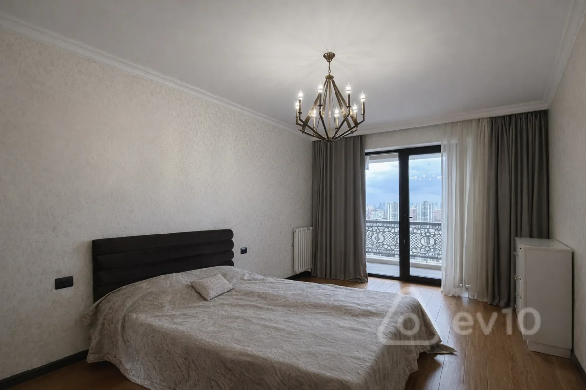Kirayə verilir 3 otaqlı yeni tikili 126 m²