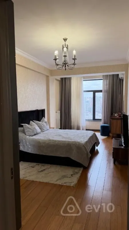 Kirayə verilir 3 otaqlı yeni tikili 126 m²
