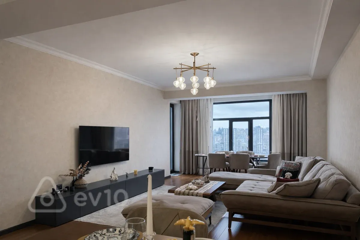 Kirayə verilir 3 otaqlı yeni tikili 126 m²