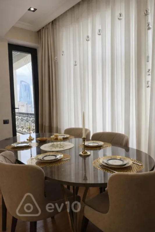Kirayə verilir 3 otaqlı yeni tikili 126 m²