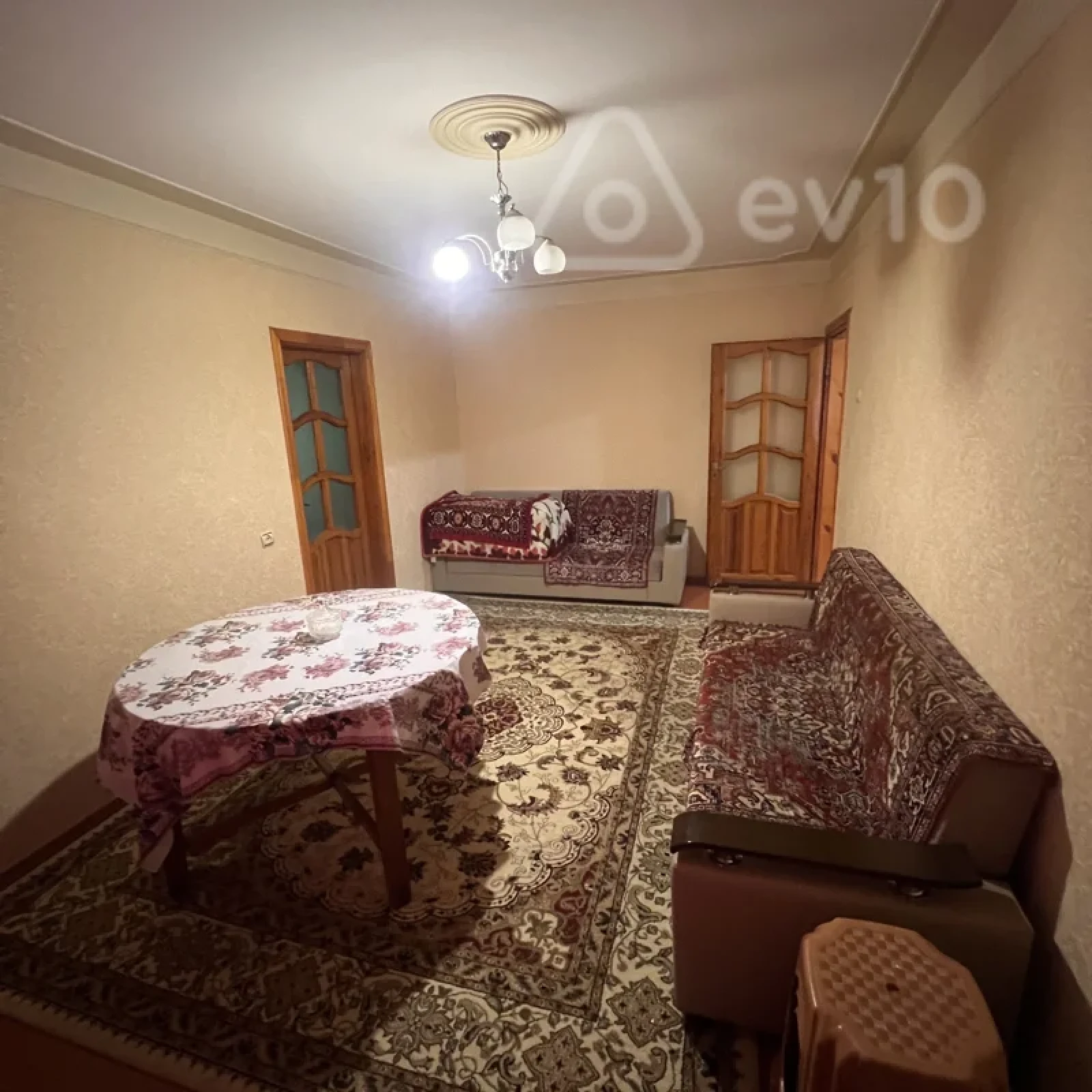 Kirayə verilir 1 otaqlı köhnə tikili 52 m²