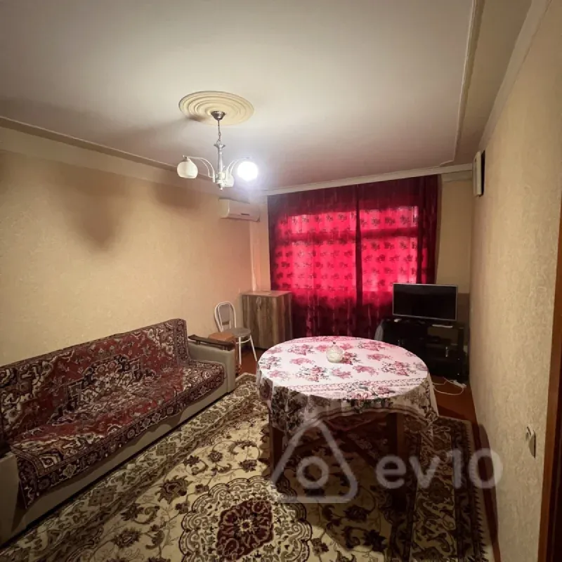 Kirayə verilir 1 otaqlı köhnə tikili 52 m²
