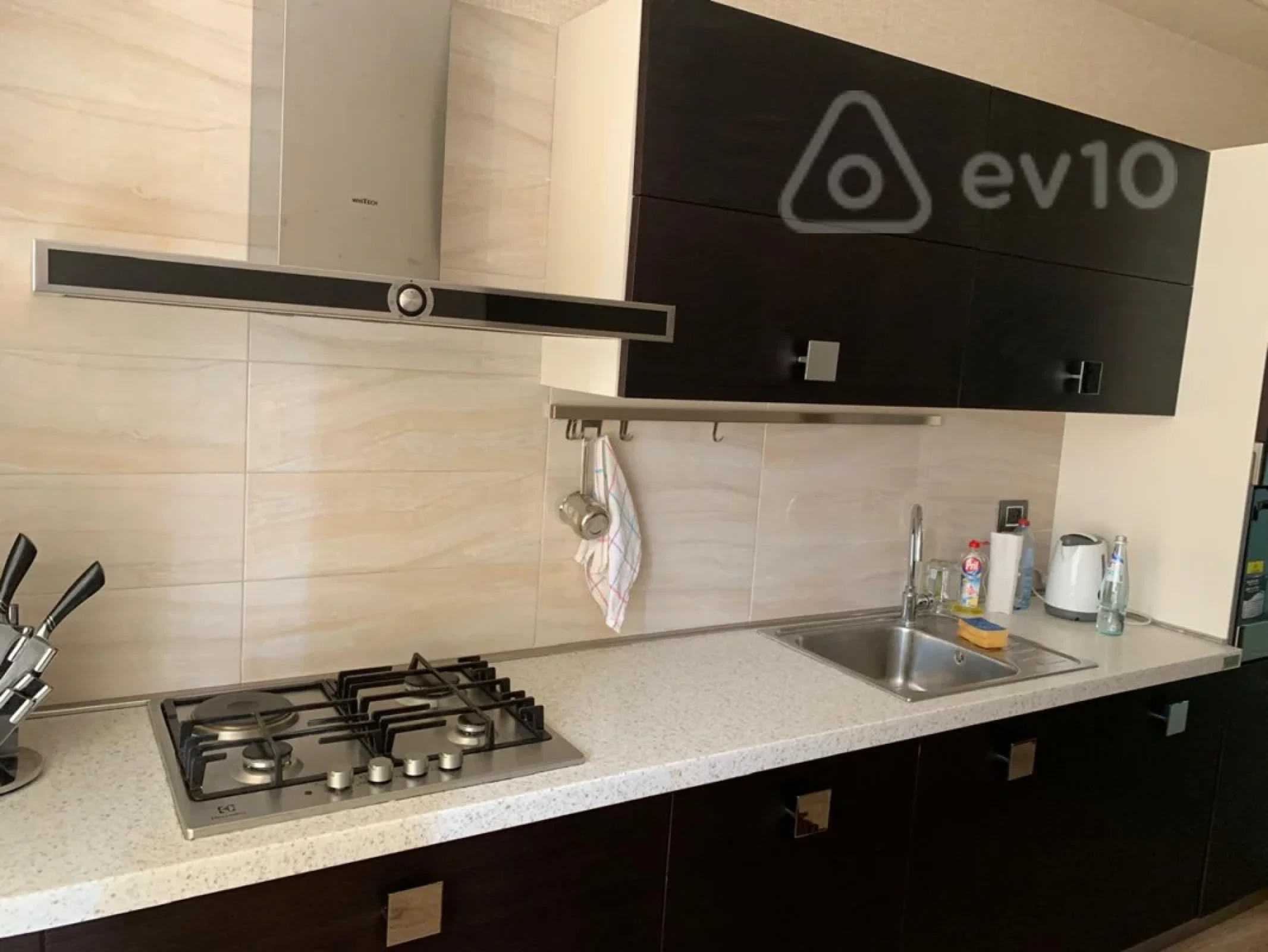 Kirayə verilir 2 otaqlı yeni tikili 95 m²