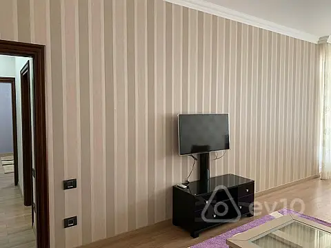 Kirayə verilir 2 otaqlı yeni tikili 95 m²