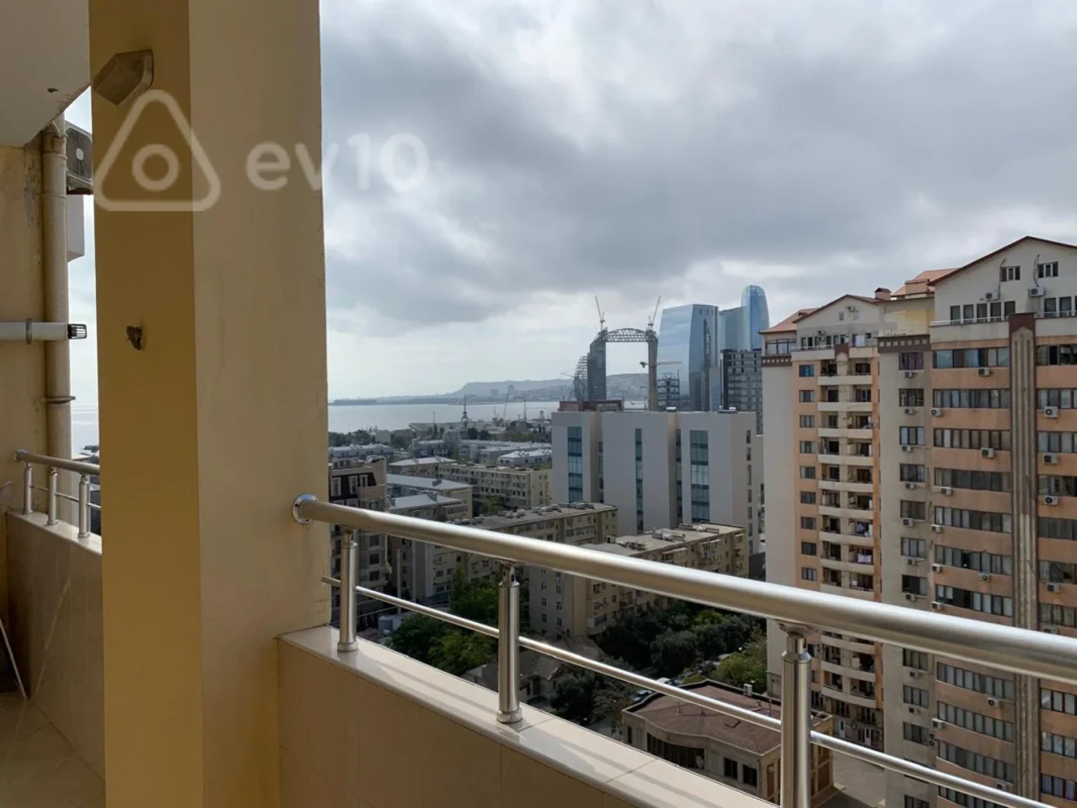 Kirayə verilir 2 otaqlı yeni tikili 95 m²