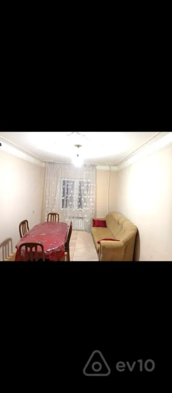 Kirayə verilir 2 otaqlı köhnə tikili 60 m²