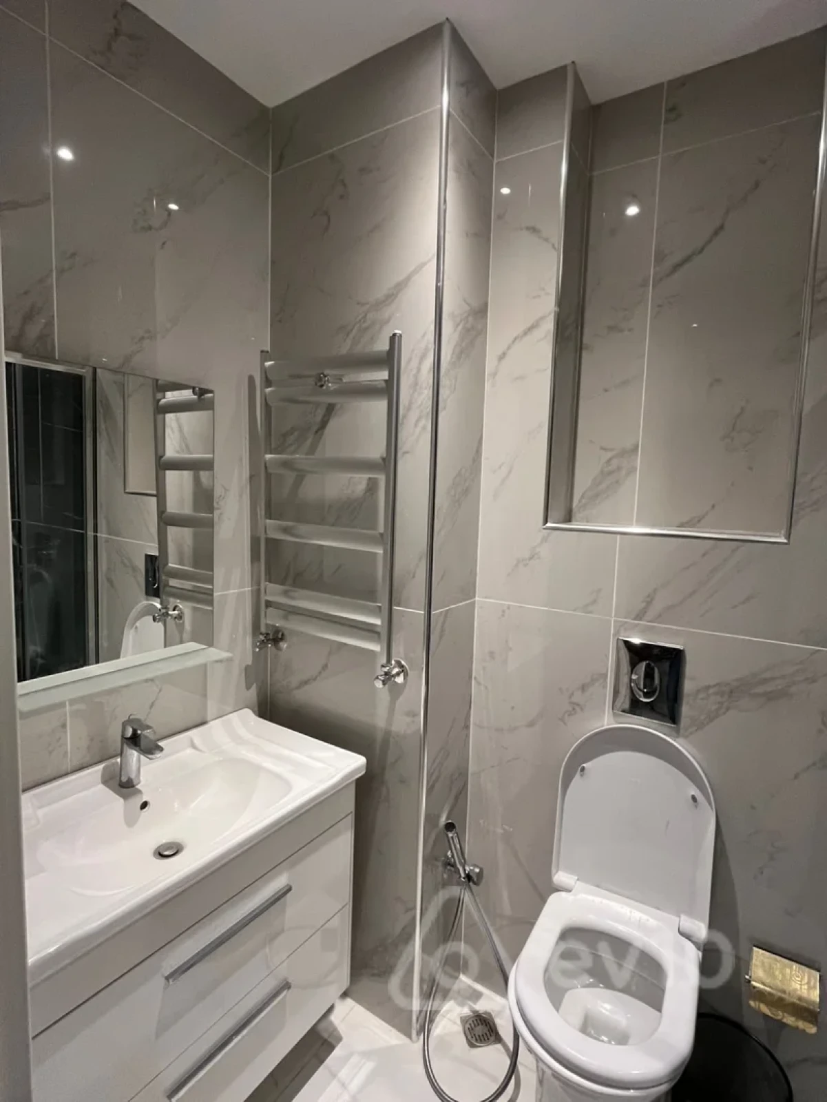 Kirayə verilir 2 otaqlı yeni tikili 50 m²