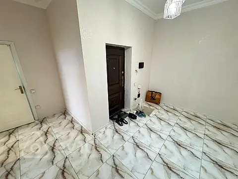 Kirayə verilir 2 otaqlı yeni tikili 78 m²