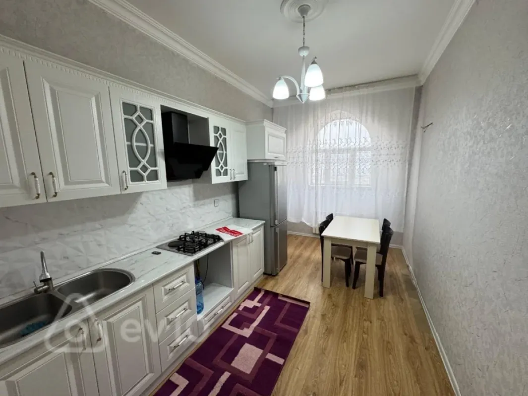 Kirayə verilir 2 otaqlı yeni tikili 78 m²
