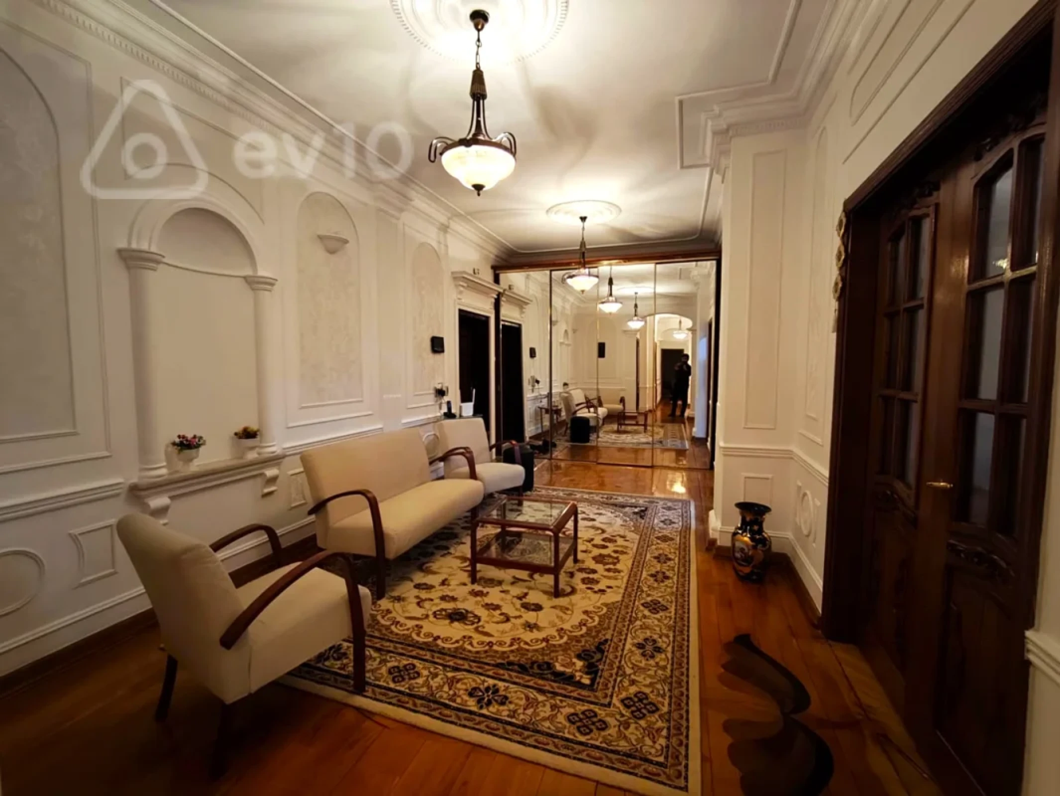 Kirayə verilir 4 otaqlı yeni tikili 200 m²