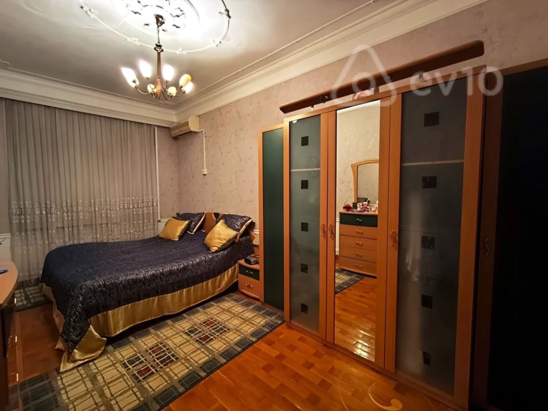 Kirayə verilir 4 otaqlı yeni tikili 200 m²