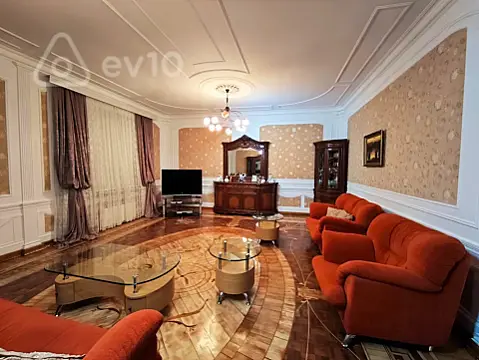 Kirayə verilir 4 otaqlı yeni tikili 200 m²