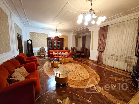 Kirayə verilir 4 otaqlı yeni tikili 200 m²