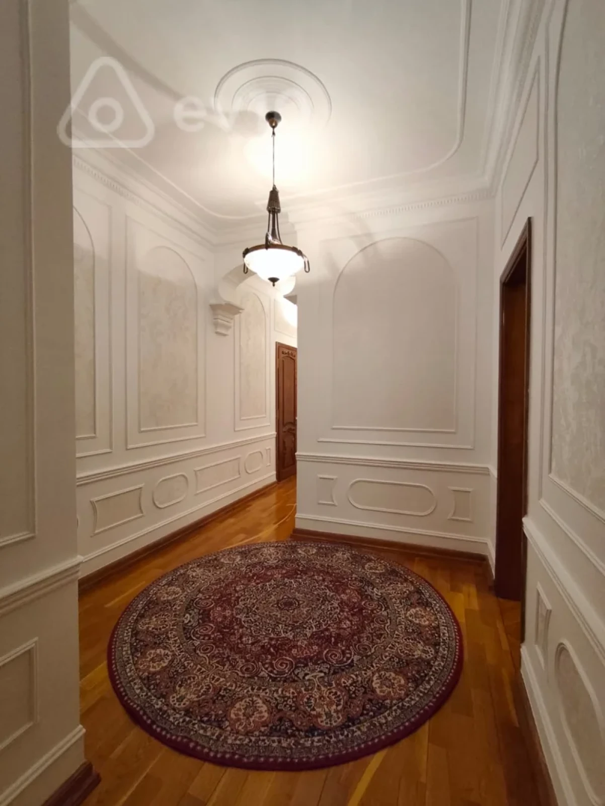 Kirayə verilir 4 otaqlı yeni tikili 200 m²