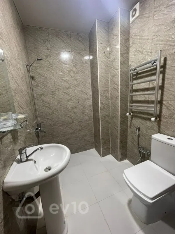 Kirayə verilir 2 otaqlı yeni tikili 55 m²