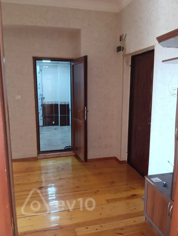 Kirayə verilir 2 otaqlı yeni tikili 75 m²