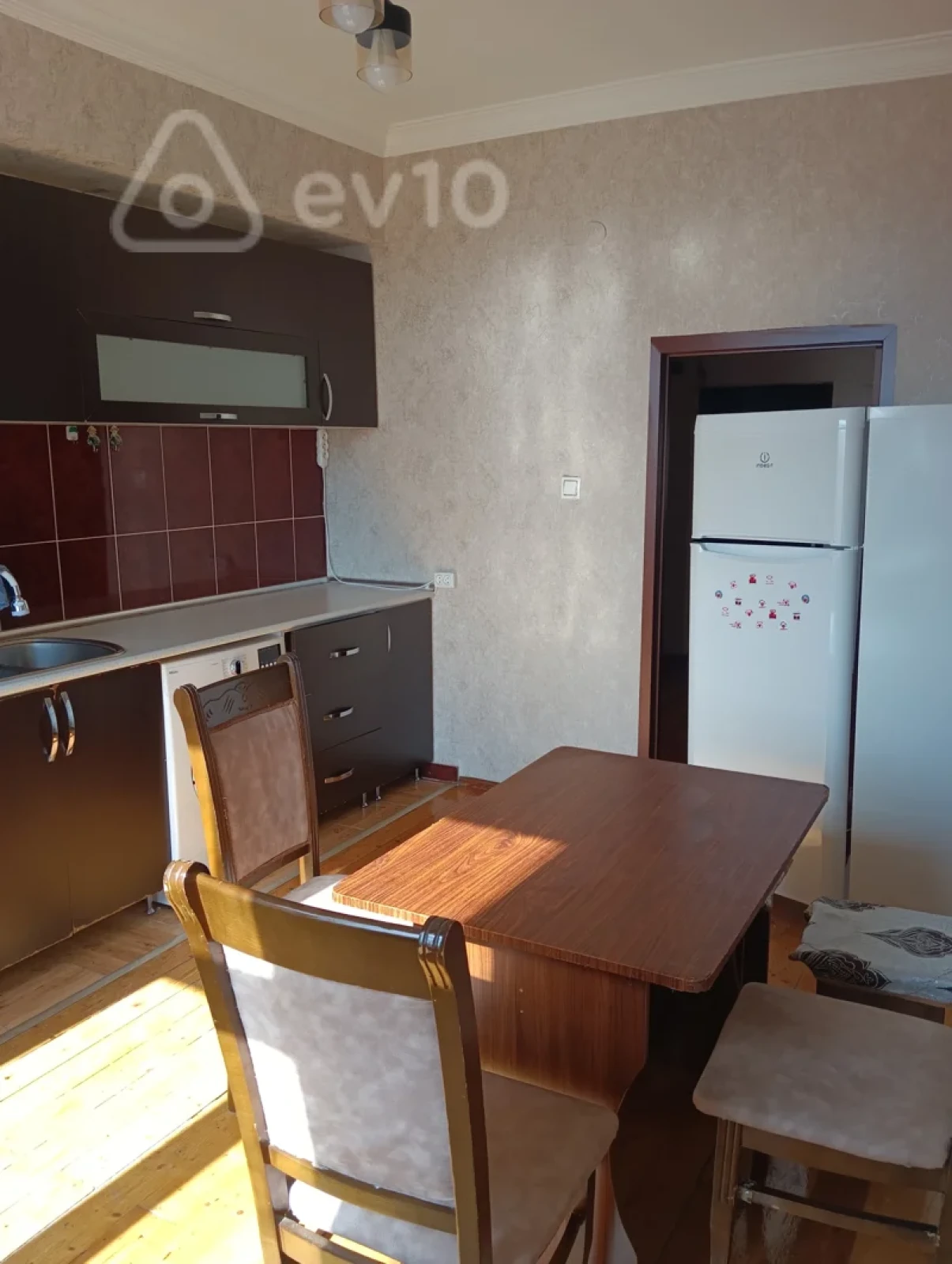 Kirayə verilir 2 otaqlı yeni tikili 75 m²