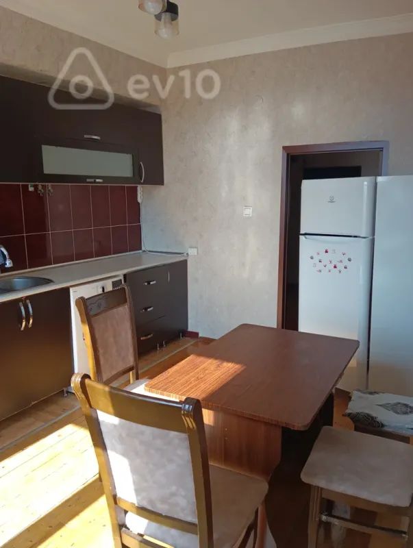 Kirayə verilir 2 otaqlı yeni tikili 75 m²
