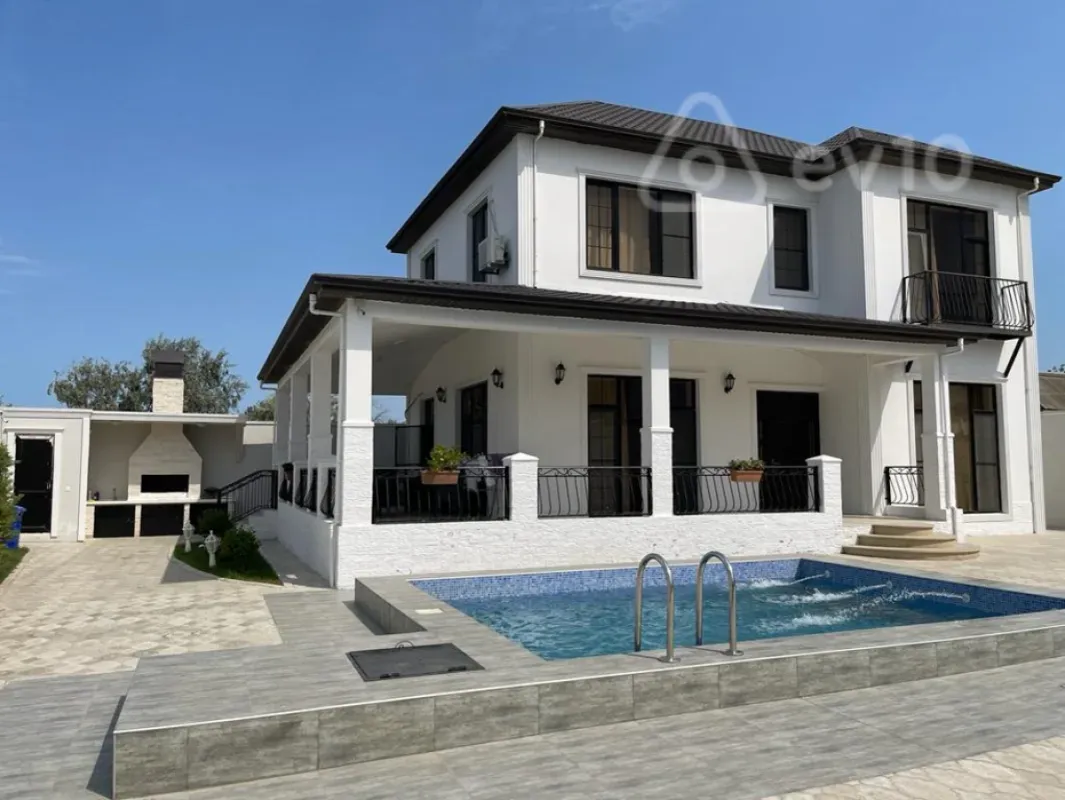 Satılır 5 otaqlı həyət evi 270 m²