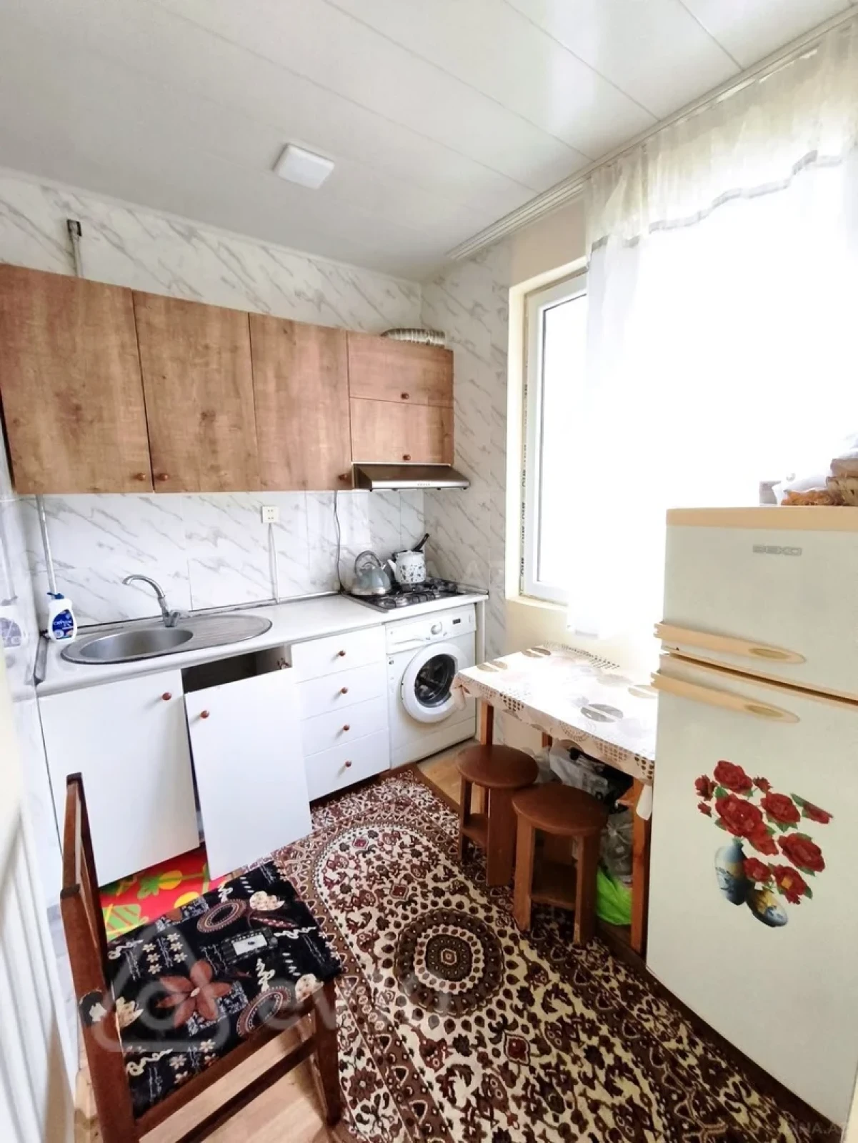 Kirayə verilir 2 otaqlı köhnə tikili 65 m²
