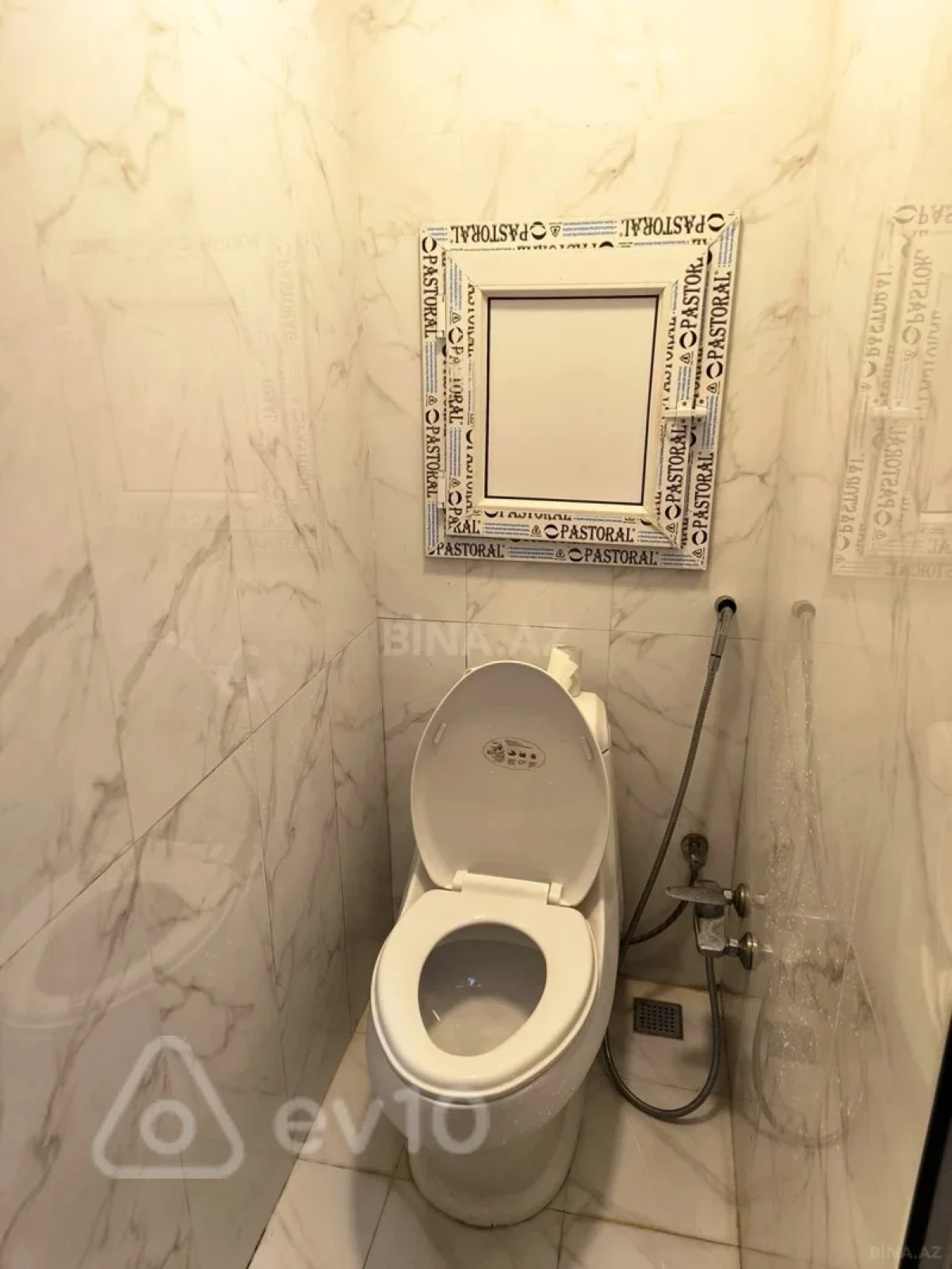 Kirayə verilir 2 otaqlı köhnə tikili 65 m²