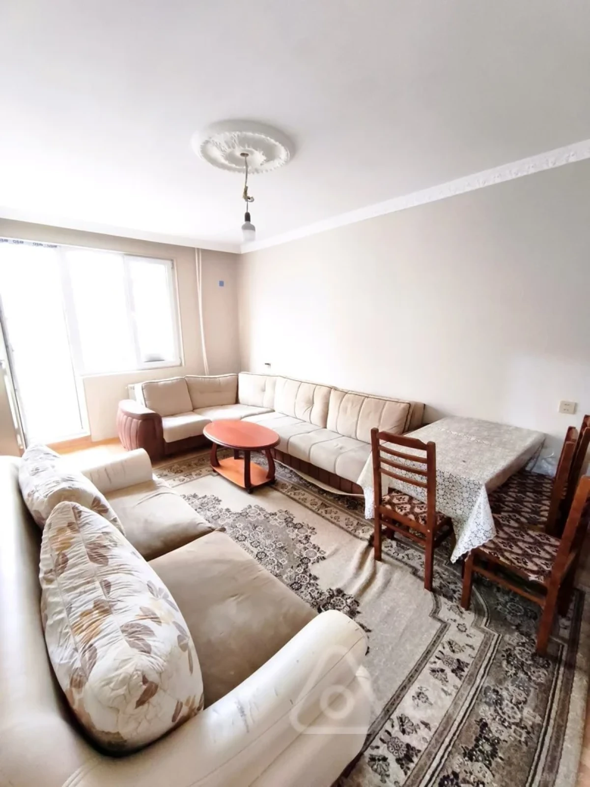 Kirayə verilir 2 otaqlı köhnə tikili 65 m²