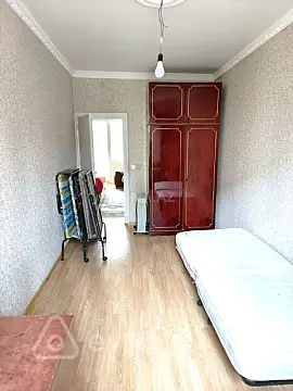 Kirayə verilir 2 otaqlı köhnə tikili 65 m²