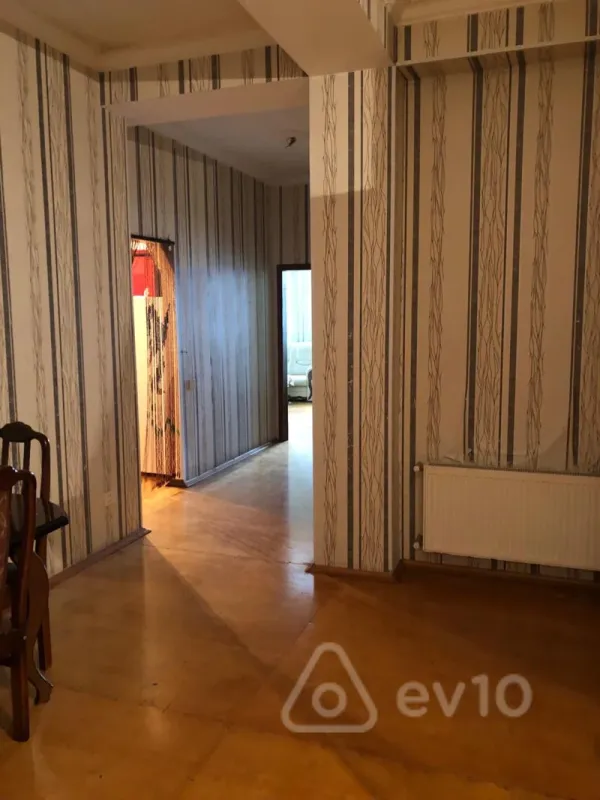 Kirayə verilir 2 otaqlı yeni tikili 70 m²