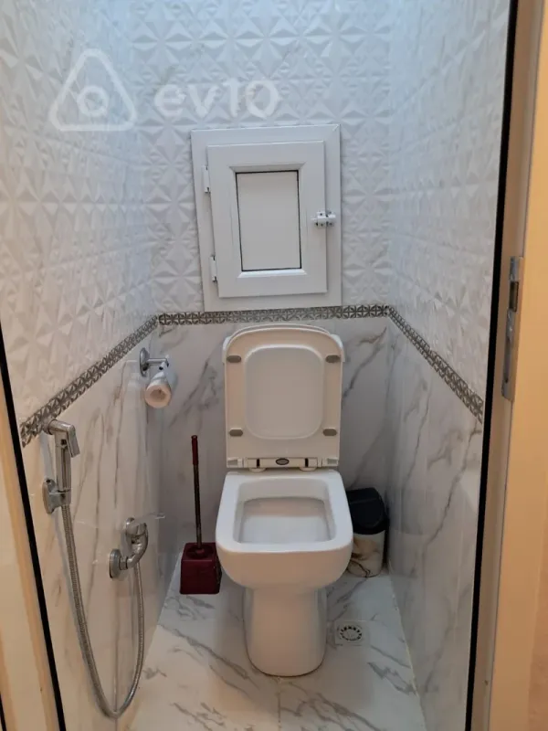 Kirayə verilir 2 otaqlı köhnə tikili 50 m²