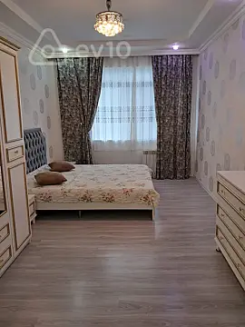 Kirayə verilir 2 otaqlı köhnə tikili 50 m²