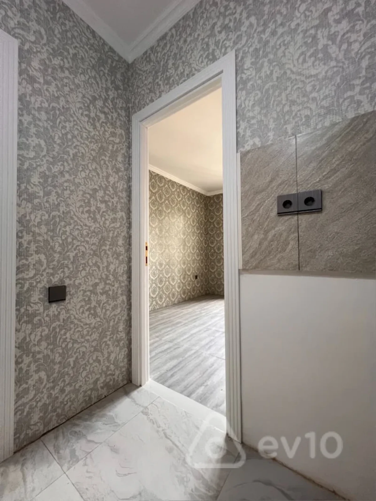 Satılır 1 otaqlı köhnə tikili 20 m²