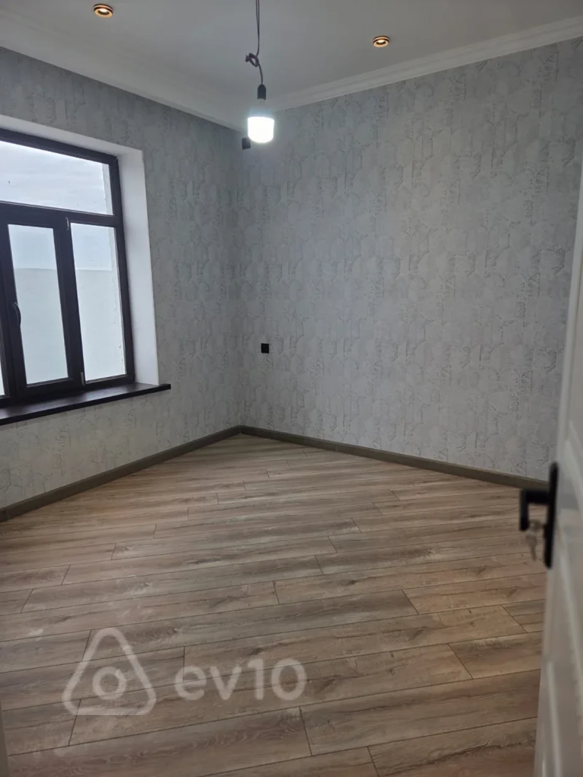 Satılır 4 otaqlı həyət evi 100 m²