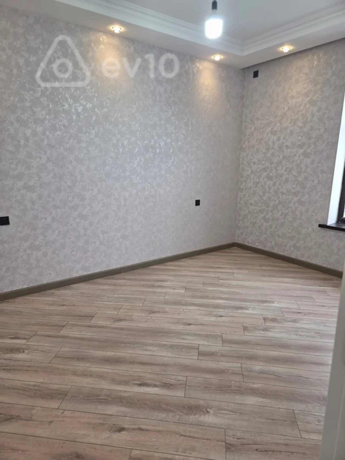 Satılır 4 otaqlı həyət evi 100 m²