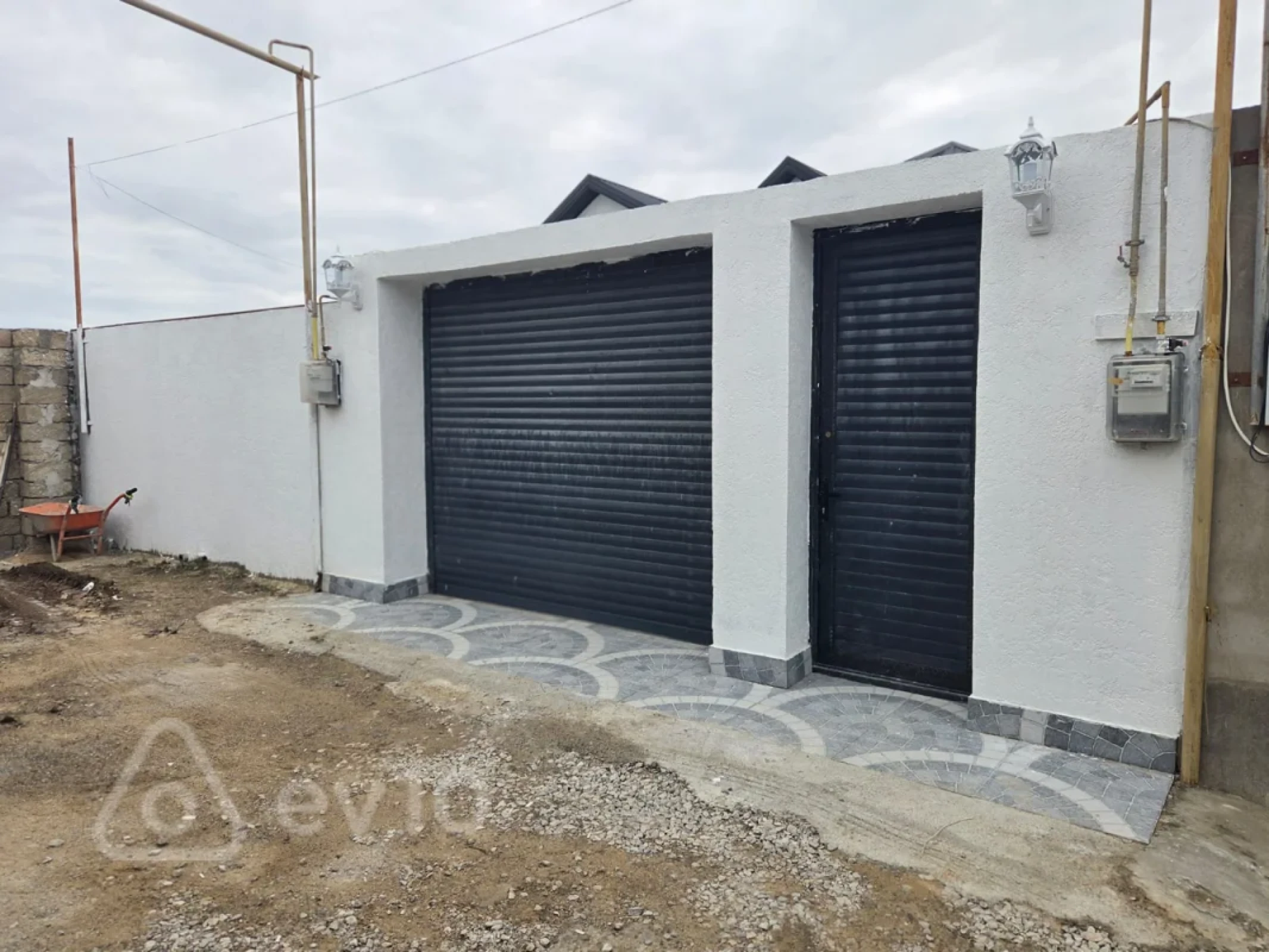 Satılır 4 otaqlı həyət evi 100 m²