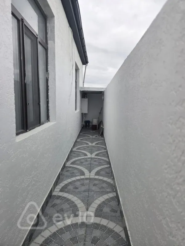 Satılır 4 otaqlı həyət evi 100 m²