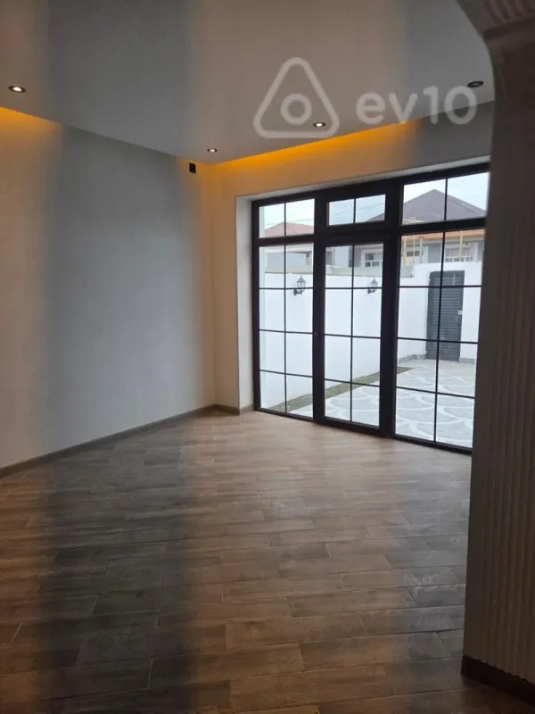 Satılır 4 otaqlı həyət evi 100 m²