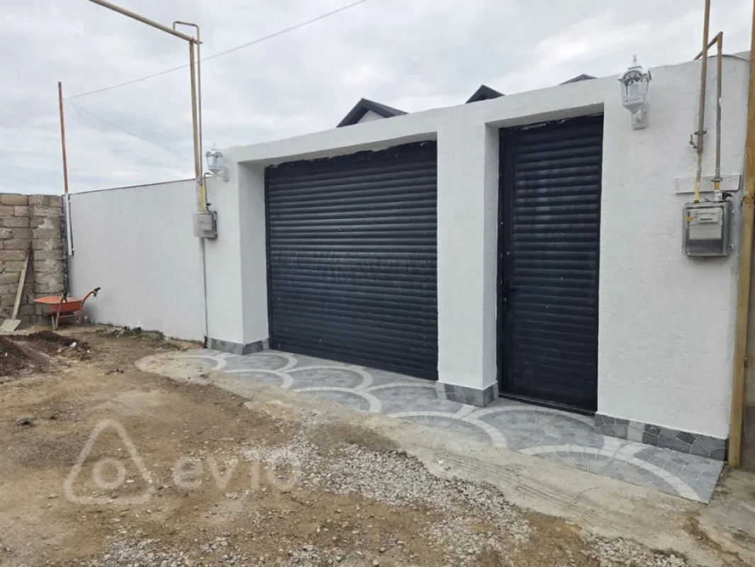 Satılır 4 otaqlı həyət evi 100 m²