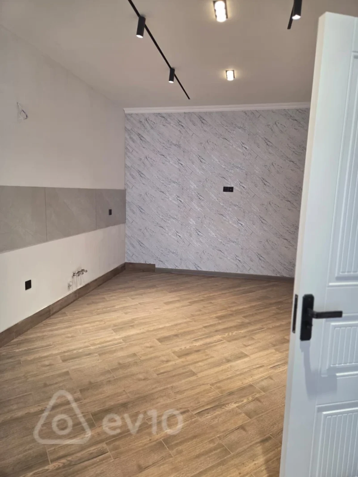 Satılır 4 otaqlı həyət evi 100 m²