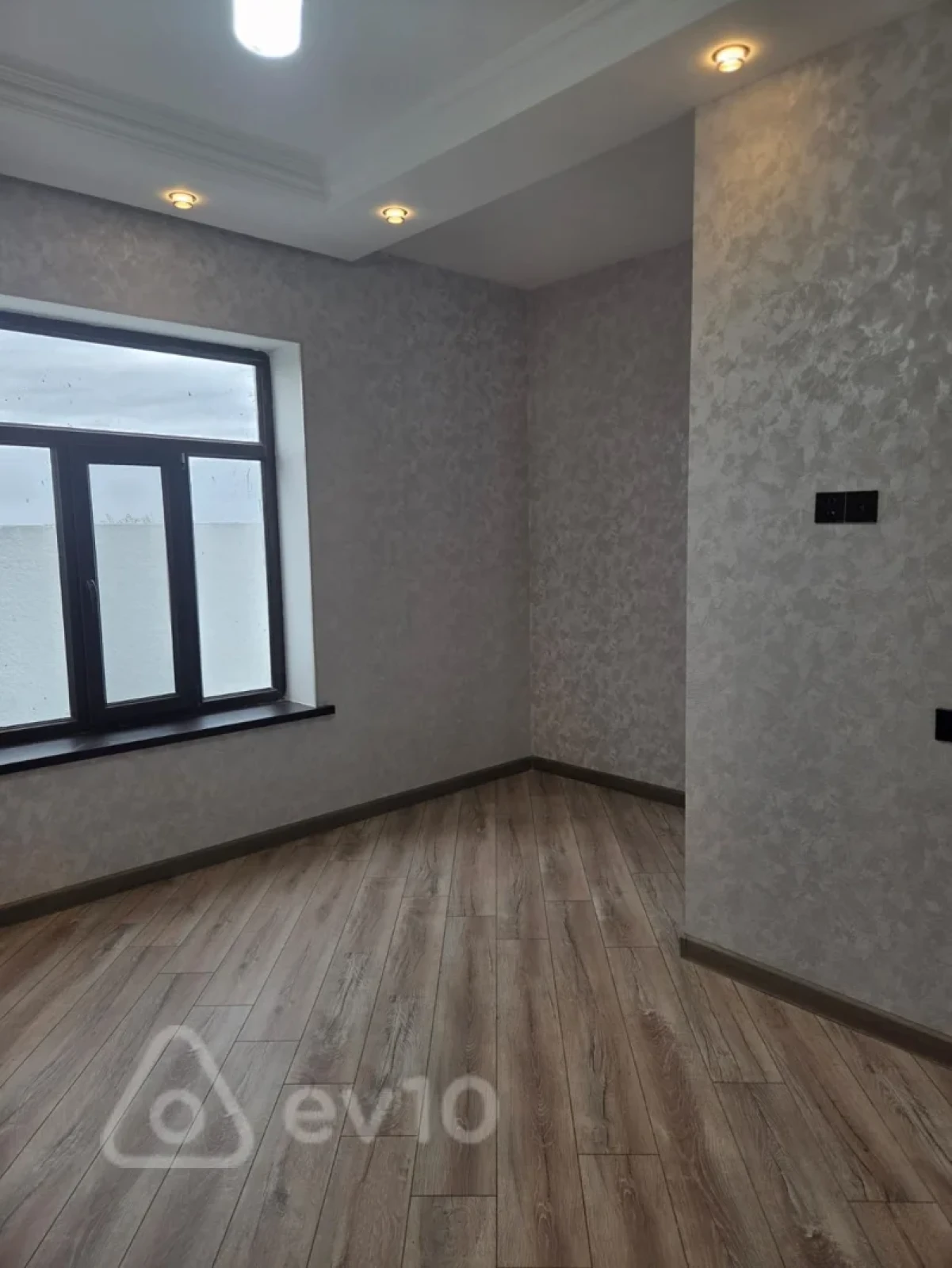 Satılır 4 otaqlı həyət evi 100 m²