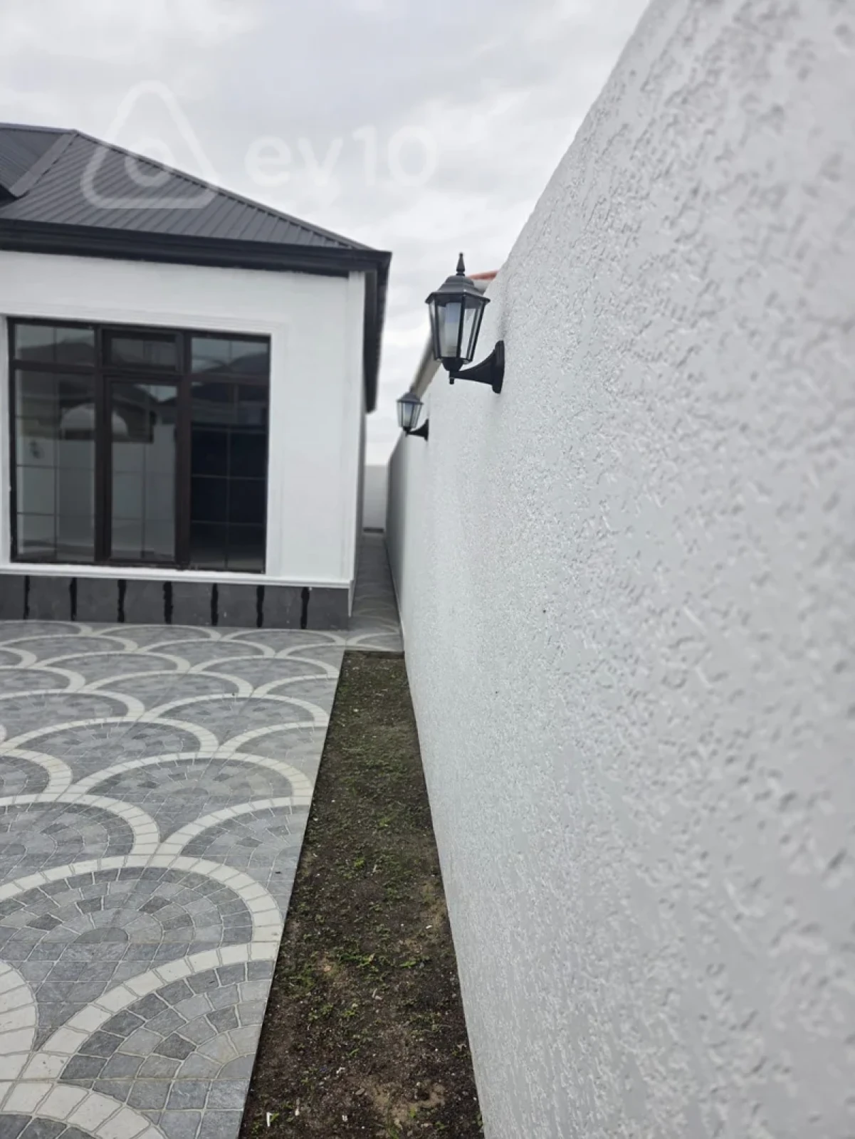 Satılır 4 otaqlı həyət evi 100 m²