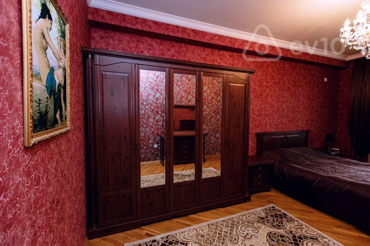 Kirayə verilir 3 otaqlı yeni tikili 120 m²