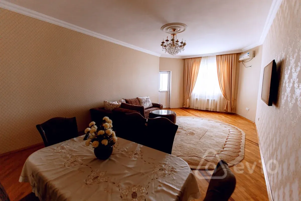 Kirayə verilir 3 otaqlı yeni tikili 120 m²