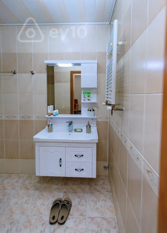 Kirayə verilir 3 otaqlı yeni tikili 120 m²