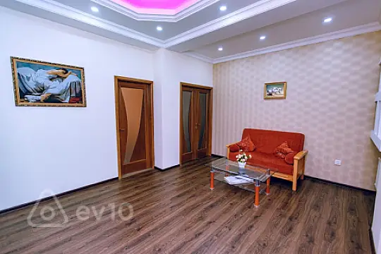 Kirayə verilir 3 otaqlı yeni tikili 120 m²
